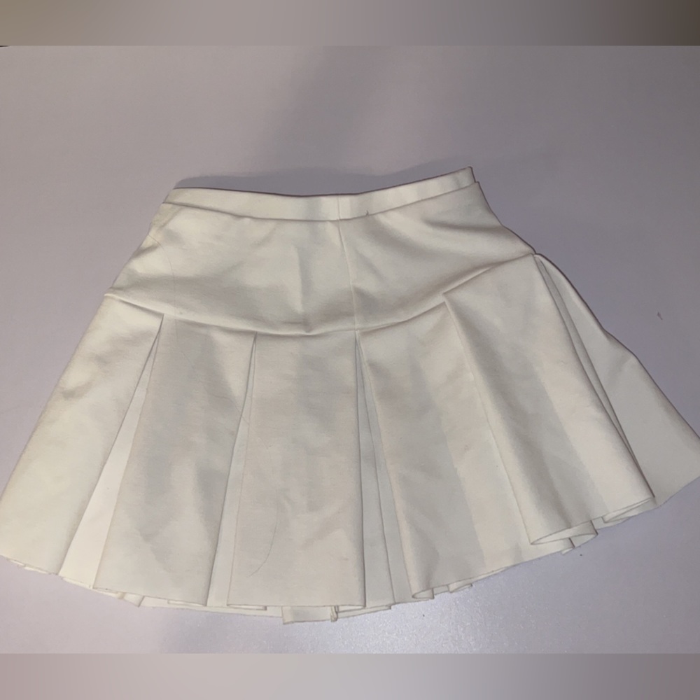 white lioness skirt